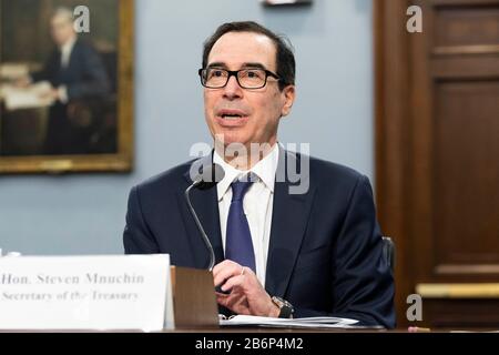 Washington DC, Stati Uniti. 11th Mar, 2020. 11 marzo 2020 - Washington DC, Stati Uniti: Steven MNUCHIN, Segretario, Dipartimento del Tesoro, parlando alla Camera Committee on Appropriation's SubCommittee on state, Foreign Operations, and Related Programs uding on the Department of the Treasury Budget Request for FY2021. Credit: Michael Brochstein/Zuma Wire/Alamy Live News Foto Stock