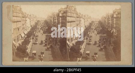 Gezicht op de Boulevard des Italiens in Parijs Visualizza del Boulevard des Italiens in Paris Tipo Di Proprietà: Immagine stereo numero articolo: RP-F F05634 Iscrizioni / marchi: Iscrizione vero, scritto a mano: 'Boulevard des Italiens' Produttore : fotografo: Anonimo luogo produzione: Parigi Data: 1850 - circa 1880 Materiale: Carta cartone Tecnica: Dimensioni di stampa albume: Supporto secondario: H 86 mm × W 174 mm Oggetto: Trazione animale stradale, veicolo trafilato (trasporto ecc.) Dove: Boulevard des Italiens Foto Stock