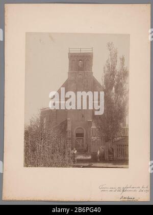 Gezicht op de Dorpskerk te Boskoop na de brand van 1895 Vista della chiesa del villaggio a Boskoop dopo il fuoco 1895 Oggetto tipo : immagine numero articolo: RP-F 00-2284 Iscrizioni / marchi: Annotazione, recto, scritto a mano: 'Torre della chiesa bruciata N.H. città oct. 1895 / Boskoop'annotatie, vero, manoscritto: 'Boskoop (. Z.H) / Torre v / d chiesa bruciata v / d N. H. comune / oct 1895' Produttore : fotografo: Anonimo (Patrimonio) (attribuito a) fotografo: A.J.M. Mulder (possibile) Luogo di produzione: Boskoop Data: 1895 Materiale: Cartone tecnica: Albumen dimensioni di stampa: Foto: H 2 Foto Stock