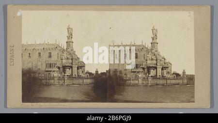 Vista sulla fontana Genio Catalán di Barcellona. Sullo sfondo il Palacio del Virrey. Produttore : fotografo: Anonymous place manufactured: Barcelona Data: CA. 1850 - ca. 1880 caratteristiche Fisiche: Albume materiali di stampa: Carta di cartone Tecnica: Albume dimensioni di stampa: Supporto secondario: H 85mm × W 170 mm Oggetto: Fontana ornamentale façade (di casa o di costruzione) Dove: Barcellona Foto Stock