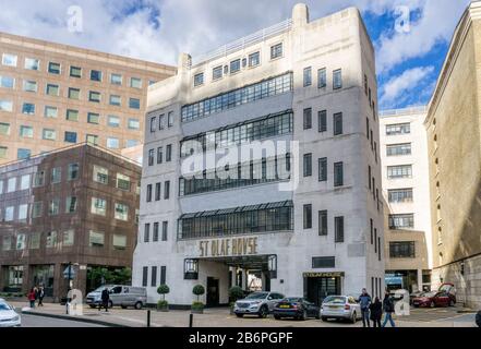 L'art deco St Olaf House di Tooley Street fu progettato da Harry Stuart Goodhart-Rendel nel 1928 come sede principale di Hay's Wharf. Foto Stock