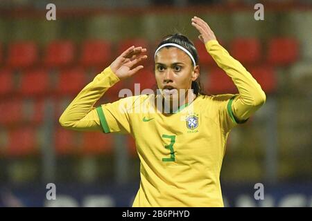 Calais, Francia. 10th Mar, 2020. VALENCIENNES, FRANCIA. Mar 10th: 20200310 Calais, Francia : Antonia Brasiliana (3) nella foto, durante la partita di calcio femminile tra le squadre nazionali del Brasile e del Canada, il terzo e ultimo giorno di incontro del Tournoi de France 2020, un prestigioso torneo di womenshogens amichevole nella Francia settentrionale, martedì 10 marzo 2020 a Calais, Francia . Photo SPORTPIX.BE | DIRK VUYLSTEKE Dirk Vuylsteke/SPP-Sportpix Credit: SPP Sport Press Photo. /Alamy Live News Foto Stock