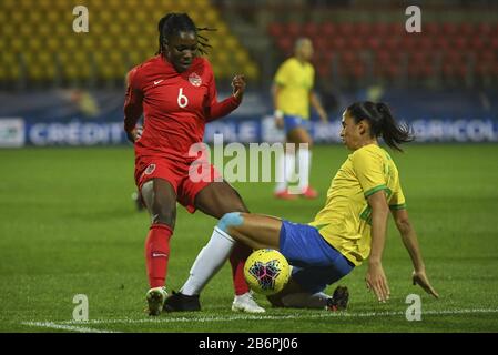 Calais, Francia. 10th Mar, 2020. VALENCIENNES, FRANCIA. Mar 10th: 20200310 Calais, Francia : nella foto durante la partita di calcio femminile tra le squadre nazionali del Brasile e del Canada il terzo e ultimo giorno di incontro del Tournoi de France 2020, un prestigioso torneo di womenshwogelgirer nel Nord della Francia, martedì 10 marzo 2020 a Calais, Francia . Photo SPORTPIX.BE | DIRK VUYLSTEKE Dirk Vuylsteke/SPP-Sportpix Credit: SPP Sport Press Photo. /Alamy Live News Foto Stock