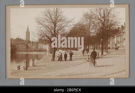 Gezicht op de Lange Vijverberg te Den Haag Visualizza del Lange Vijverberg in The Hague Tipo Di Proprietà: Fotografie numero articolo: RP-F 00-7268 Iscrizioni / marchi: Iscrizione vero, manoscritto: 'S' Gravenhage' Produttore : fotografo: Anonymous Place produzione: Lange Vijverberg Datato: CA. 1880 - ca. 1900 Materiale: Carta di cartone Tecnica: Daglichtcollodiumzilverruk dimensioni: Foto: H 58 mm × W 97 mm Oggetto: Corsia, vicolo libbra piscina dove: Lange Vijverberg Hofvijver Foto Stock