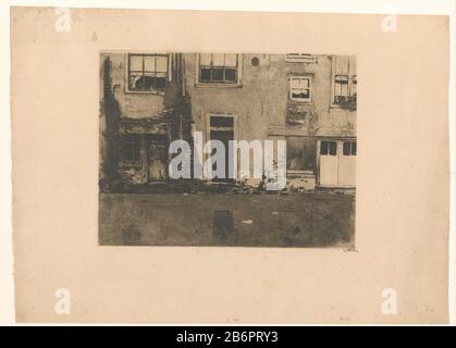 Gezicht op de achterzijde van de Zeedijk ad Amsterdam Vista sul retro delle case sul lungomare, tra lo Spooksteeg E Il Breve Niezel. Visto da Oudezijds Achterburgwal. Produttore : tipografo Willem Witsen (firma personale) Luogo di produzione: Amsterdam Data: Circa 1897 Materiale: Carta Tecnica: Acquaforte / acquatinta / plate tonalit dimensioni: Bordo piatto: H 248 mm × W 329 mm Oggetto: Canali, acqua (in città) finestra edilizia urbana dove: Zeedijk Foto Stock