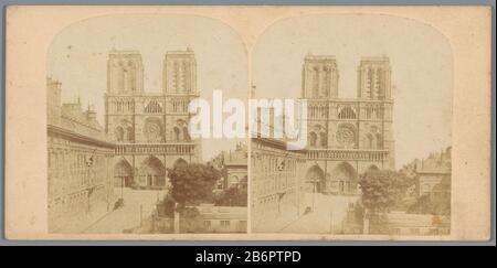 Gezicht op de façade van de Notre-Dame in Parijs Tipo Di Oggetto : stereofoto Objectnummer: RP-F-F05678 Iscrizioni / Merken: Opschrift, vero, handgeschreven: ‘Notre Dame de Paris’ fabbricante : fotograf: AnoniemPlats fabbricazione: Parijs Dating: CA. 1850 - ca. 1880 Materiale: Fotopapier karton Techniek: Albuminedruk dimensioni: Secundaire drager: H 83 mm × b 172 mm Oggetto: Parti della chiesa esterno e annessi: façade Foto Stock