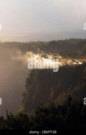 USA, Hawaii, Big Island, Hawaii Volcanoes National Park, Sito Unesco, attività geotermica Foto Stock