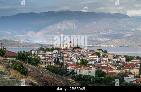 Vista panoramica dello splendido scenario sulla strada per Delfi Grecia Foto Stock