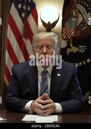 Washington DC, Stati Uniti. 11th Mar 2020. Il presidente degli Stati Uniti Donald Trump incontra i banchieri sulla risposta del COVID-19 alla Casa Bianca di Washington l'11 marzo 2020. Foto di Yuri Gripas/UPI Credit: UPI/Alamy Live News Foto Stock