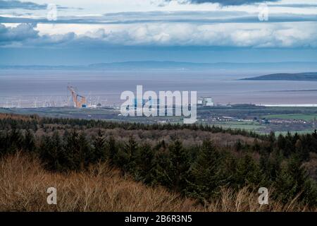 Centrale nucleare Hinkely Point. Una stazione al centro, la stazione B a destra e la stazione C in costruzione a sinistra. Foto Stock