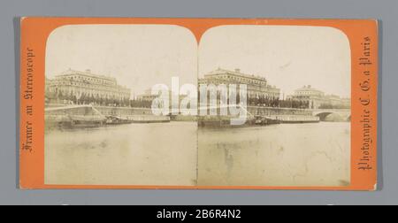 Gezicht op een kade langs de Seine te Parijs France au Stereoscope (seriettel) Vista di un molo lungo la Senna a Parigi Francia au stereoscope (titolo della serie) Tipo Di Proprietà: Stereo picture numero articolo: RP-F F05158 Iscrizioni / marchi: Iscrizione senso, manoscritto, 'une des theatres du Chatelet et du Lyrique ' fabbricazione Creatore: Fotografo: Charles GérardPlats fabbricazione: Parigi Data: CA. 1850 - ca. 1875 Materiale: Carta di cartone Tecnica: Albume dimensioni di stampa: Supporto secondario: H 85mm × W 170 mm Oggetto: Quayriver Foto Stock