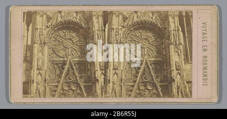 Gezicht op een kerkvenster, vermoedelijk van de Notre-Dame in Rouen Voyage en Normandie (seriettel op object) Vista di una finestra della chiesa, presumibilmente dalla Notre Dame in Rouen Voyage en Normandie (series title object) Tipo Di Proprietà: Immagine stereo numero articolo: RP-F F06661 Iscrizioni / marchi: Iscrizione vero, scritto a mano: 'Sembra bello [...] 'costruzione Vervaardiger: Fotografo: Anonymous location manufacturing: Rouen Dating: CA. 1850 - ca. 1880 Materiale: Carta fotografica, cartone Tecnica: Pressione albumina dimensioni: Supporto secondario: H 85 mm × W 179 mm Oggetto: Chiesa-finestra, ad es Foto Stock