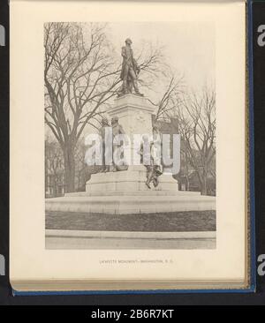 Gezicht op een standbeeld van Gilbert du Motier de la Fayette in Washington DC Lafayette Monument - Washington, DC (titel op Object) Vista di una statua di Gilbert du Motier DCLafayette Washington Monument - Washington, DC (title Object) Tipo Di Proprietà: Fotomeccanica stampa numero articolo: RP-F 2001-7-996-42 Produttore : creatore: Anonimo luogo fabbricazione: Washington DC Incontri: Circa 1891 - o per 1893 Materiale: Carta Tecnica: Misure di pressione leggera: Impresso: H 193 mm × W 145 mm Oggetto: Monumento, statua dove: Washington DCWie: Gilbert du Motier (Marquis de la Fayette ) Foto Stock