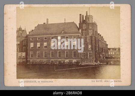 Gezicht op het Binnenhof te Den Haag 's Gravenhage, de rekenkamer (titel op Object) Vista del Binnenhof a l'Aia, il tribunale (oggetto del titolo) tipo Di Proprietà: Fotografie numero articolo: RP-F 00-7270 fabbricante : fotografo: Anonymous Place produzione: Den Haag Data: CA. 1880 - ca. 1900 Materiale: Carta fotografica, cartone Tecnica: Albumina pressione dimensioni: Immagine: H 93 mm × W 135 mm Oggetto: façade (o casa o edificio) governo nazionale in cui: Cortile Foto Stock