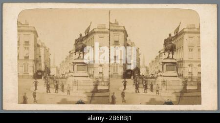 Gezicht op het Koningsplein en de Kunstberg in Brussel Montagne de la Cour, Bruxelles (titel op Object) Vista Di Place Royale e del Mont des Arts a Bruxelles Montagne de la Cour, Bruxelles (title Object) Tipo Di Proprietà: Stereo picture numero articolo: RP-F F12355 Iscrizioni / marchi: Iscrizione vero superiore sinistro manoscritto '68'opschrift , vero, scritto a mano, 'No. 6'opschrift, vero, manoscritto 'Reindorp'oppschrift, vero, manoscritto' Brussel' fabbricante : fotografo: Anonymous Place fabbricazione: Bruxelles Data: 1857 - 1863 Materiale: Cartone tecnica: Albumen stampa dimensioni: Foto Stock