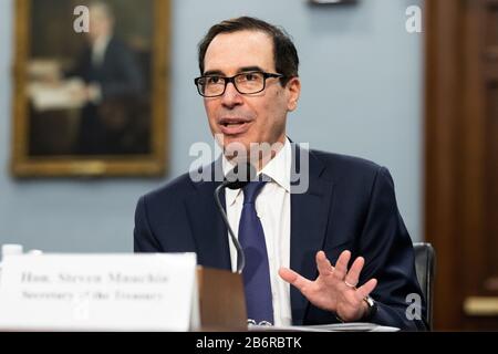 Washington, Stati Uniti. 11th Mar, 2020. Steven Mnuchin, Segretario, Dipartimento del Tesoro, parla al Comitato della Camera in merito alla sottocommissione Di Appropriazione per lo Stato, le operazioni estere, e programmi Correlati udienza sul Dipartimento del Tesoro richiesta di bilancio per FY2021. Credit: Sopa Images Limited/Alamy Live News Foto Stock