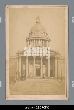 Gezicht op het Pantheon te Parijs Visualizza il Pantheon a Parigi Tipo Di Proprietà: Foto Cabinet picture numero articolo: RP-F F19754 Iscrizioni / marchi: Annotation, vero, scritto a mano: 'Le Pantheon' Produttore : fotografo: Anonymous Place produzione: Parigi Data: 1860 - 1890 Materiale: Cartone carta Tecnica: Albumen stampa dimensioni: Supporto secondario: H 163 mm × W 108 mm Oggetto: Chiesa (esterno) façade (o casa o edificio) Dove: Panthéon Foto Stock