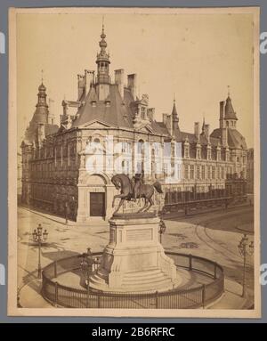 Gezicht op het standbeeld van koning Leopold i en de Banque Nationale te Antwerpen Vista della statua di Re Leopold i e della Banque Nationale ad Anversa Tipo Di Oggetto: Fotografie numero articolo: RP-F 00-9281 fabbricante : fotografo: Anonymous Place fabbricante: Anversa Data: 1872 - 1900 Materiale: Cartone tecnica: Albumen formato di stampa: Cartone: H 299 mm × W 245 mm Oggetto: Monumento al banco, statua dove: Anversa penWie: Leopold i (re del Belgio) D Foto Stock