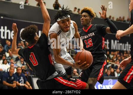 Sierra Canyon Trailblazers avanti Ziaire Williams (1) durante un CIF state Open Division Southern Regional finale partita di basket liceo contro Etiwanda, martedì 10 marzo 2020, a Northridge, California, USA. (Foto di IOS/Espa-Images) Foto Stock