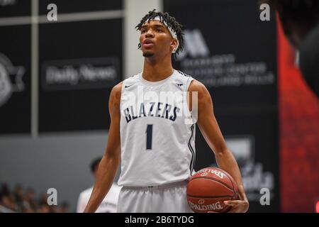 Sierra Canyon Trailblazers avanti Ziaire Williams (1) durante un CIF state Open Division Southern Regional finale partita di basket liceo contro Etiwanda, martedì 10 marzo 2020, a Northridge, California, USA. (Foto di IOS/Espa-Images) Foto Stock