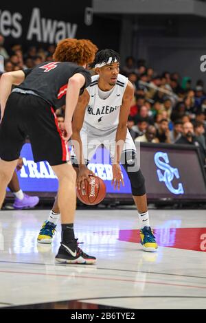 Sierra Canyon Trailblazers avanti Ziaire Williams (1) durante un CIF state Open Division Southern Regional finale partita di basket liceo contro Etiwanda, martedì 10 marzo 2020, a Northridge, California, USA. (Foto di IOS/Espa-Images) Foto Stock