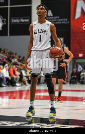 Sierra Canyon Trailblazers avanti Ziaire Williams (1) durante un CIF state Open Division Southern Regional finale partita di basket liceo contro Etiwanda, martedì 10 marzo 2020, a Northridge, California, USA. (Foto di IOS/Espa-Images) Foto Stock