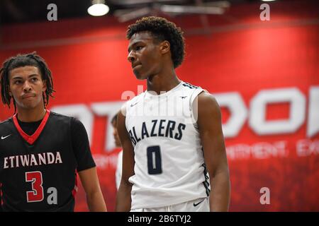 Sierra Canyon Trailblazers guardia Bronny James (0) durante un CIF state Open Division Southern Regional finale High School gioco di pallacanestro contro Etiwanda, martedì 10 marzo 2020, a Northridge, California, Stati Uniti. (Foto di IOS/Espa-Images) Foto Stock