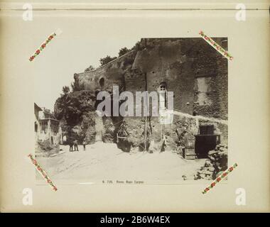 Parte dell'album con registrazioni di review dove: Condizioni nelle città italiane e kunstwerken. Produttore : fotografo : anonymous place manufactured: Roma Data: CA. 1860 - ca. 1900 caratteristiche Fisiche: Albume materiale di stampa: Carta Tecnica: Albume dimensioni di stampa: Foto: H 194 mm × W 256 mm Oggetto: Formazioni rocciose Foto Stock