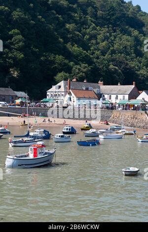 Barche ormeggiate nel porto a Minehead, Somerset, Inghilterra Foto Stock