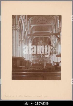 Interieur van de Oude Kerk te Amsterdam Interieur van de Oude Kerk te Amsterdam Oggetto tipo : foto Objectnummer: RP-F-00-1842 Iscrizioni / Merken: Annota, recto, handgeschreven: ‘Oude Kerk te Amsterdam Maart 1911’annota, verso, handgeschreven: ‘Foto Monumentenzorg fabbricante: Keregesven (1911):   de Outoen De Plaen de Outoen de Et de Outoen (Mercatieur de de Kerétif):   de de de de de de de de de de de de de Outoen) Fotopapier karton Techniek: Daglichtcollodiumzilverdruk dimensioni: Foto: H 213 mm × b 161 mm Oggetto: Interno della chiesa Foto Stock