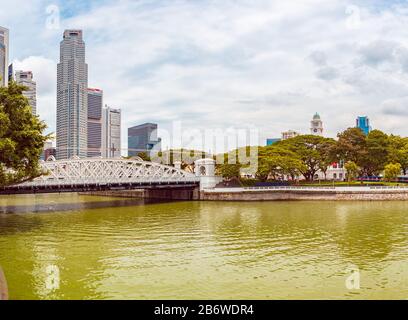 Singapore, SINGAPORE - CIRCA SETTEMBRE 2017: Vista sulla Marina Bay a Singapore. Foto Stock