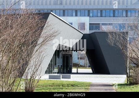 Potsdam, Germania. 11th Mar, 2020. Il centro congressi del Fraunhofer Institute a Potsdam-Golm. Credito: Soeren Stache/dpa-Zentralbild/ZB/dpa/Alamy Live News Foto Stock