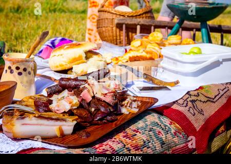 Pasto tradizionale, colazione in aperto al momento del raccolto. Foto Stock