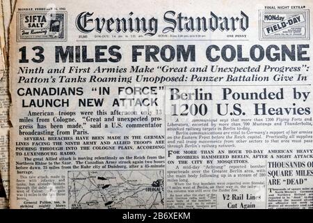 Serata Standard WWII World War 2 Newspaper headline '13 Miles from Cologne' front page on 26 February 1945 London UK Foto Stock