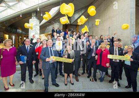 Edimburgo, Regno Unito. 12th Mar, 2020. Nella foto: Foto chiamata per Marie Curie Photo chiamata per la carità di Marie Curie, nel Parlamento scozzese. Credito: Colin Fisher/Alamy Live News Foto Stock