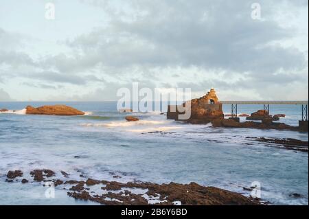 Rocher De La Vierge, Biarritz, Pirenei Atlantici, Aquitania, Francia Foto Stock