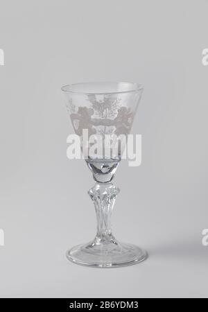 Kelkglas ha incontrato David en Jonathan Kelkglas ha incontrato conische voet. Achthoekige in vorm geblazen balusterstam met platte knop. Een luchtbel in de bodem van de conische kelk. Op de kelk een egraveerde voorstelling van David en Jonathan die elkaar de hand reiken. Produttore : glasblazer: Anoniemglasgraveur: AnoniemPlats fabbricante: Glasblazer: Engelandglasgraveur: Noordelijke Nederlanden dating: CA. 1725 - ca. 1750 kenmerken Fisici: Helder, kleurloos glas met radgravure Materiale: Glas Techniek: Radgravure / glasblazen dimensioni: H 15 cm. × d 7,1 cm. Foto Stock