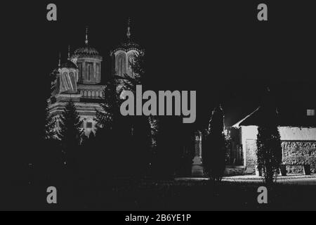 Monastero di Curtea de Arges in bianco e nero Foto Stock