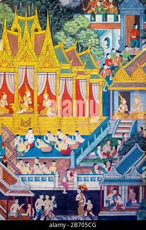 Coloratissimi murales dipinti raffiguranti scene della vita di Buddha, all'interno di Wat Pho (il Tempio del Buddha Reclinato), Bangkok, Thailandia Foto Stock