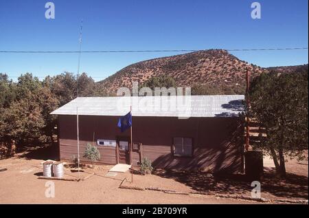 Vicino Fort Davis Texas USA, 1997: Abbandonato firehall a Davis Mountains Resort, si considera essere su suolo sovrano dal gruppo separatista Repubblica del Texas. ©Bob Daemmrich Foto Stock