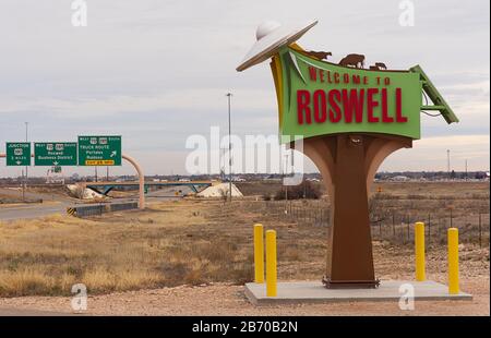 Cartello visitatori fuori da Roswell, NM. Foto Stock