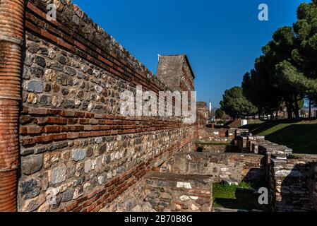 Le strutture della ricca città lidiana che sono sopravvissute fino ad oggi; Ci sono negozi, biblioteca, strada colonnata, sinagoga, palestra, hammam Foto Stock