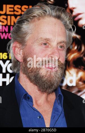 Michael Douglas ai Young Hollywood Awards annuali della 8th rivista Hollywood Life Magazine tenuti al Henry fonda Music Box Theatre di Hollywood, California. L'evento si è svolto domenica 30 aprile 2006. Photo by: SBM / PictureLux - All Rights Reserved - file Reference N° 33984-2380SBMPLX Foto Stock