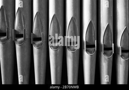 Pipe d'organo in una chiesa parrocchiale a Bristol UK Foto Stock