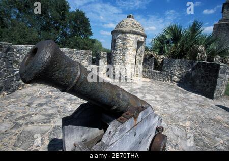 Goliad Texas USA: Presidio la Bahia, un forte costruito dall'esercito spagnolo nel 1749. E 'più famoso come il luogo della battaglia di Goliad nel 1835 durante la lotta dei texani per l'indipendenza dal Messico. ©Bob Daemmrich Foto Stock