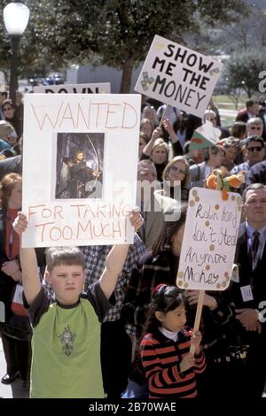 Austin, Texas USA, febbraio 17 2003: Studenti e genitori si radunano contro gli imminenti tagli al budget delle scuole pubbliche. ©Bob Daemmrich Foto Stock