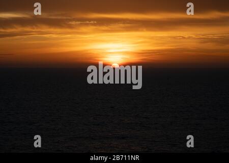 Bel tramonto sul mare Foto Stock