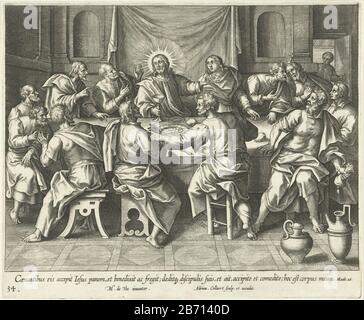 Laatste Avondmaal vita, passio et Resvrreciso Iesv Christi (serietitel) Leven, passie en wederopstanding van Christus (serietitel) Cristo e i suoi discepoli intorno ad una tavola ovale. Cristo sta tenendo una tazza di vino (Matteo 26, 20-25). Giuda, proprio dietro l'angolo, lascia il tavolo con un portamonete in mano, simbolo del suo tradimento. La stampa ha una didascalia in latino. La stampa fa parte di una serie sulla vita di Christus. Produttore : printmaker: Adriaen Collaert (listed property) Designed by: Marten de Vos (listed building) editore: Adriaen Collaert (listed property) Luogo produzione: Antwerp Dating 15 Foto Stock