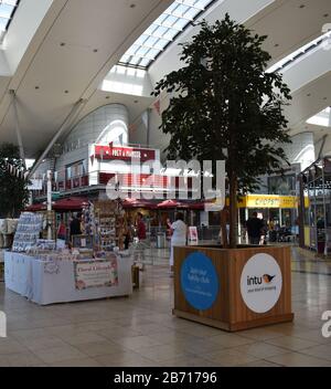 Centro commerciale Intu a Milton Keynes. Intu sono attualmente (marzo 2020) si dice essere sotto minaccia di chiusura. Foto Stock