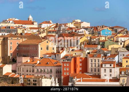 Lisbona, Portogallo - 2 marzo 2020: Vista aerea sul tetto di Lisbona Foto Stock